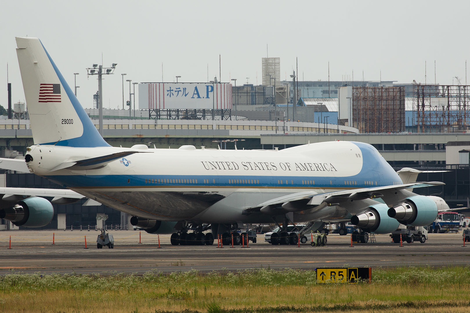アメリカ空軍 VC-25、C-32A （伊丹空港 猪名川堤防）_a0003166_00522845.jpg