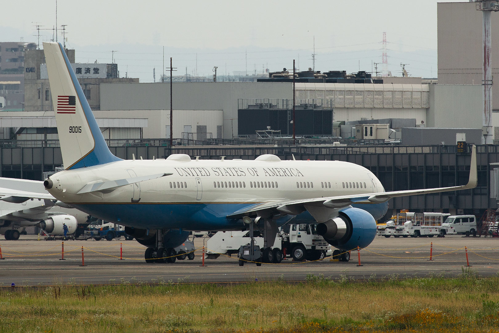 アメリカ空軍 VC-25、C-32A （伊丹空港 猪名川堤防）_a0003166_00522851.jpg