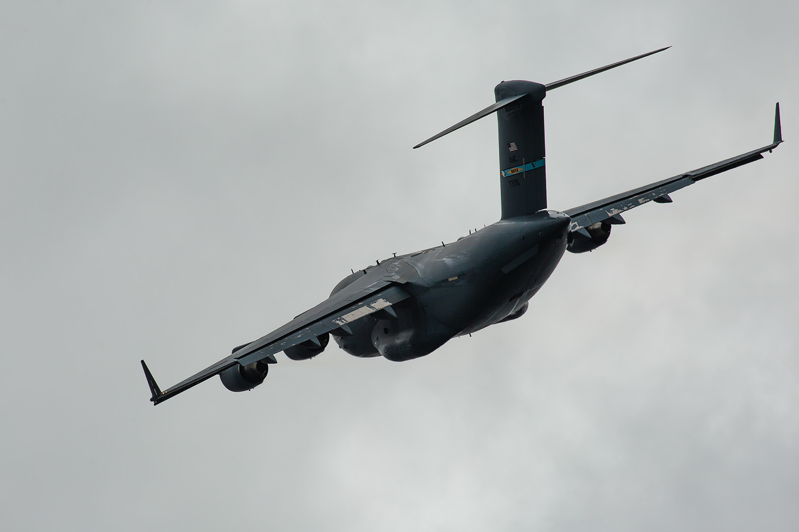 アメリカ空軍 C-17 グローブマスターIII （伊丹空港 千里川土手）_a0003166_01005892.jpg
