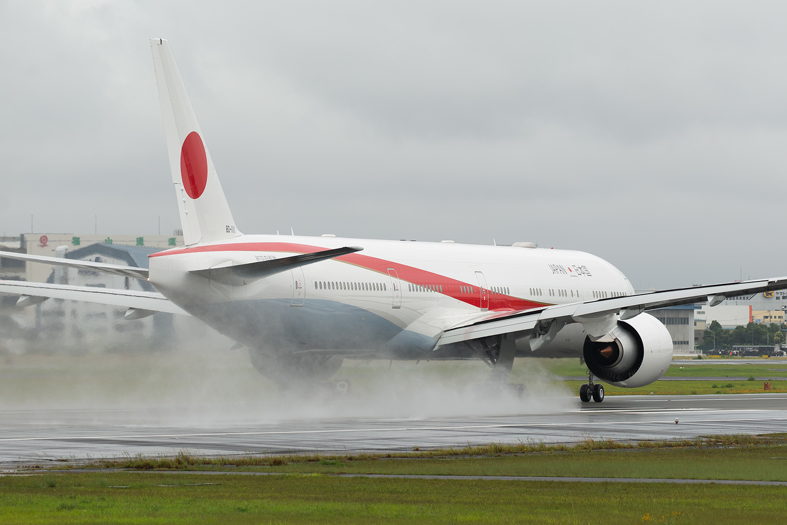 政府専用機 その３（伊丹空港 猪名川土手）_a0003166_01130848.jpg