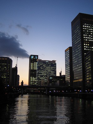 ３月の嘘　重くなくなる羽根_a0003166_0115286.jpg
