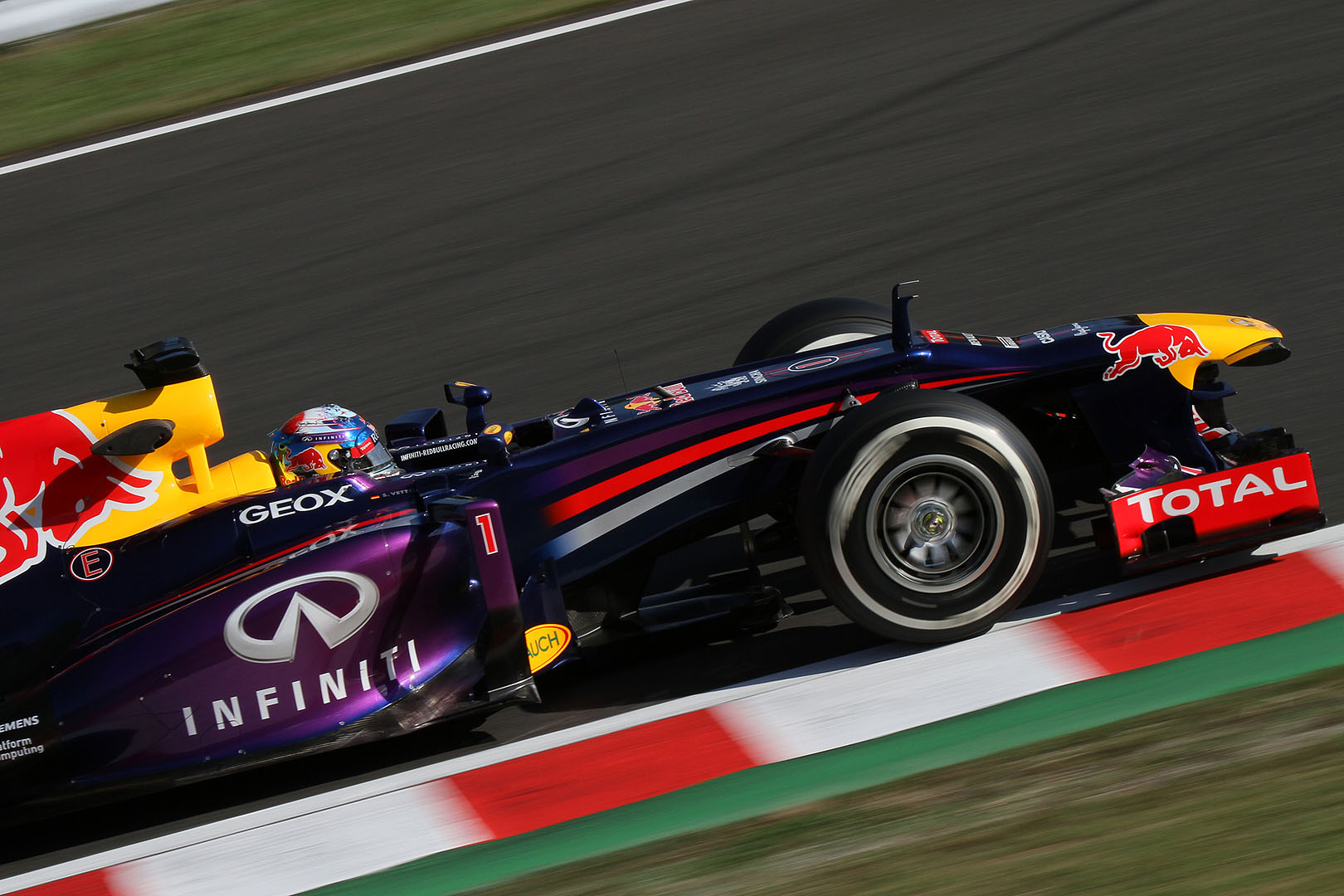 Ｆ１日本グランプリの動画、写真 （ヘアピン）_a0003166_0304489.jpg