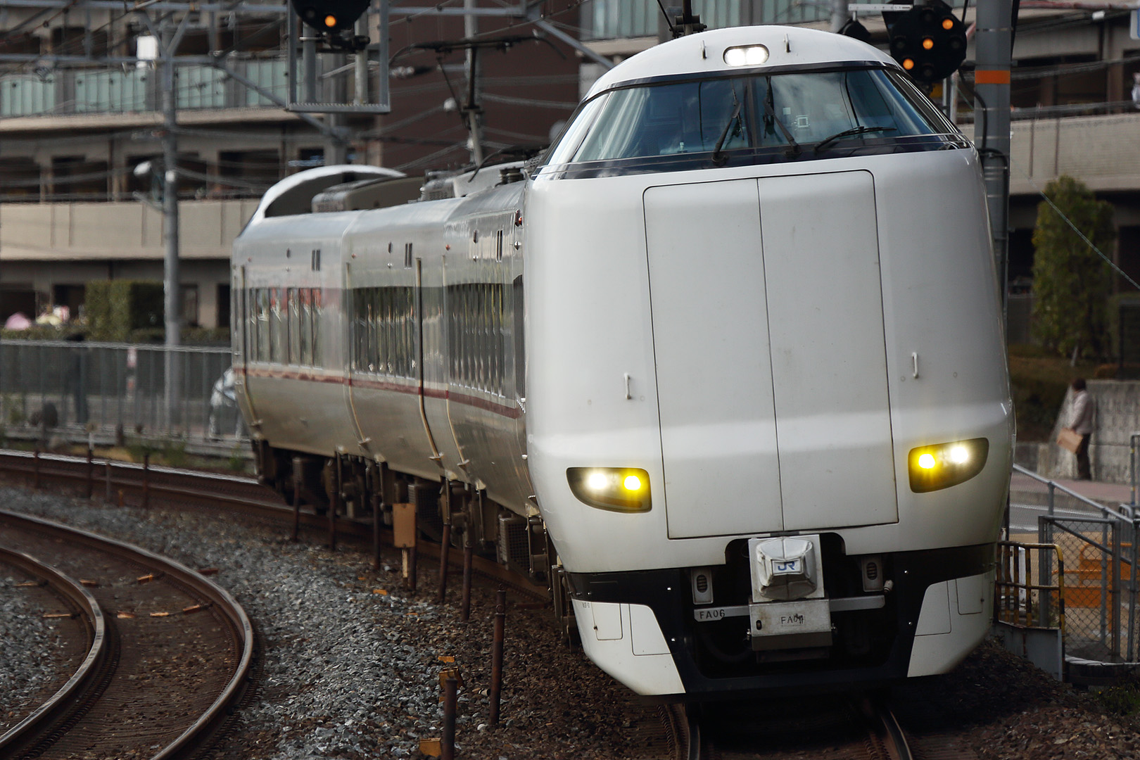 ＪＲ 京都線 （サントリーカーブ　トワイライトエクスプレス等）_a0003166_0342385.jpg