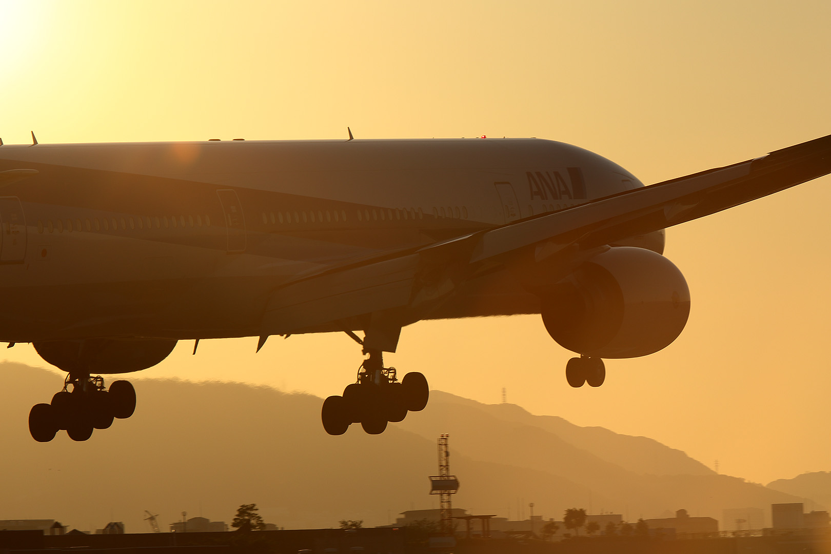 夕焼け （伊丹空港、千里川、５月３日）_a0003166_043934.jpg