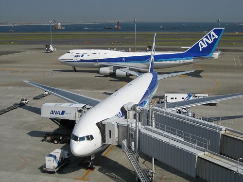 飛行機　（羽田）_a0003166_0441024.jpg