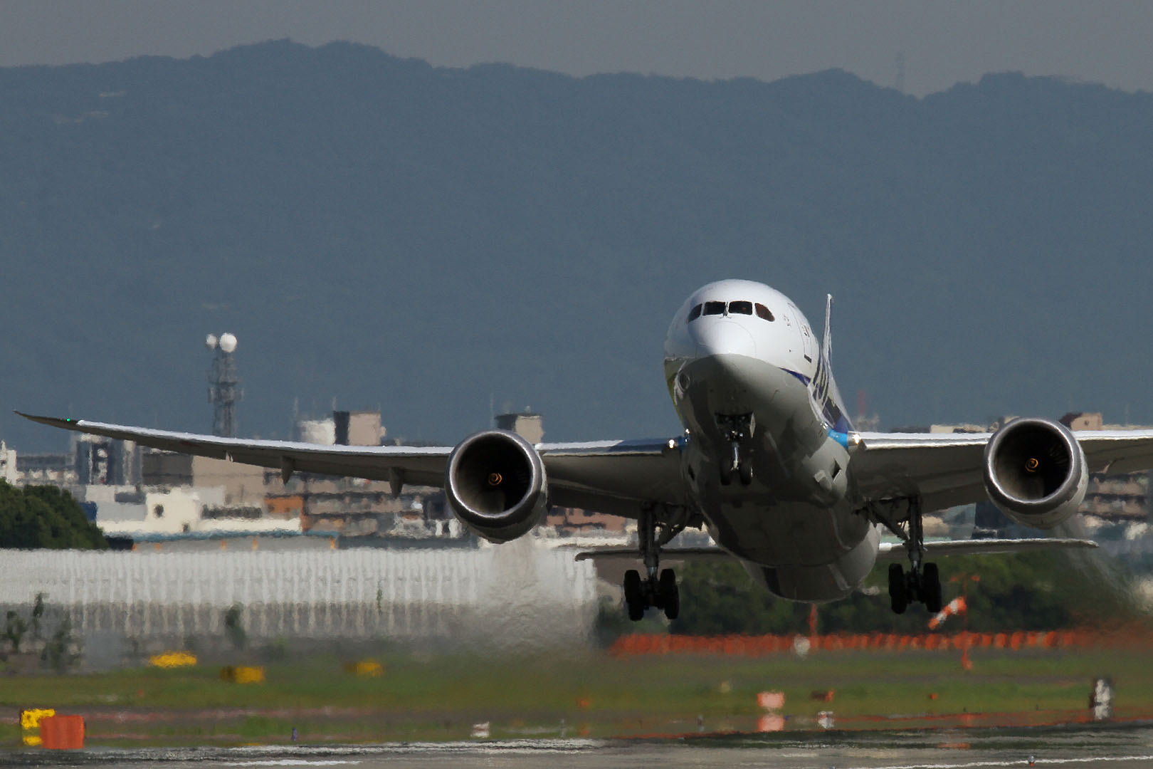 Ｂ７８７ （大阪空港、猪名川）_a0003166_045157.jpg