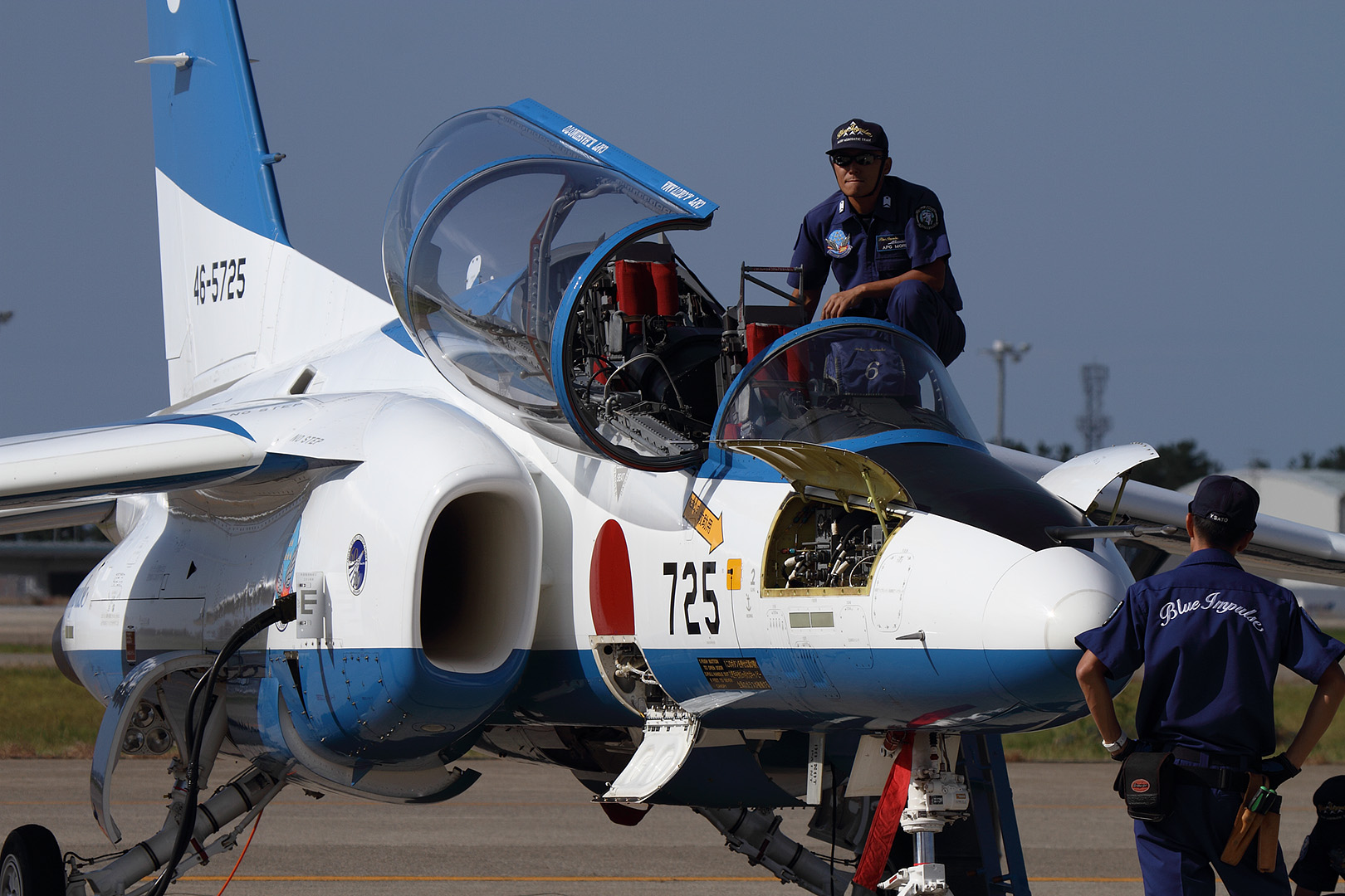 ブルーインパルス 地上展示、タキシング （小松基地航空祭）_a0003166_0464857.jpg