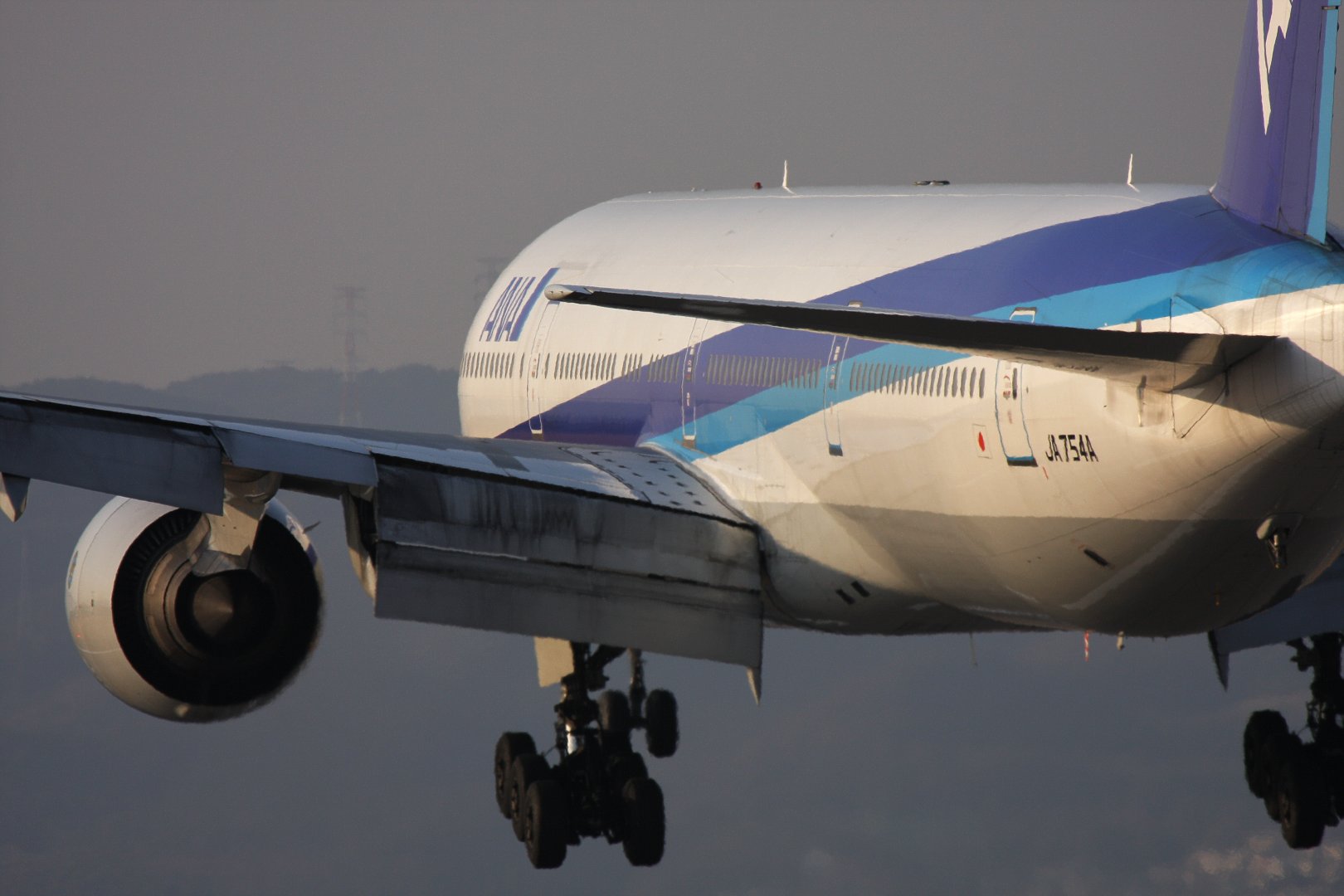 飛行機　（千里川）_a0003166_0482871.jpg