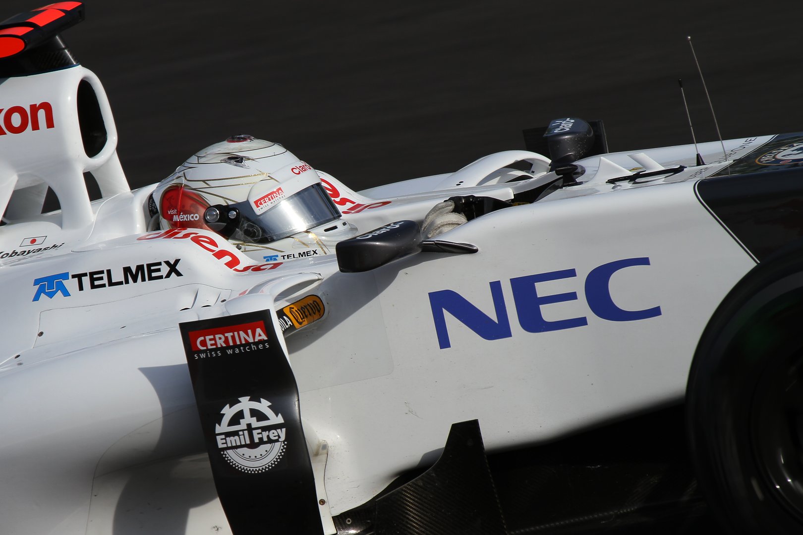 小林可夢偉 （Ｆ１日本ＧＰ 鈴鹿 ヘアピン）_a0003166_0525018.jpg