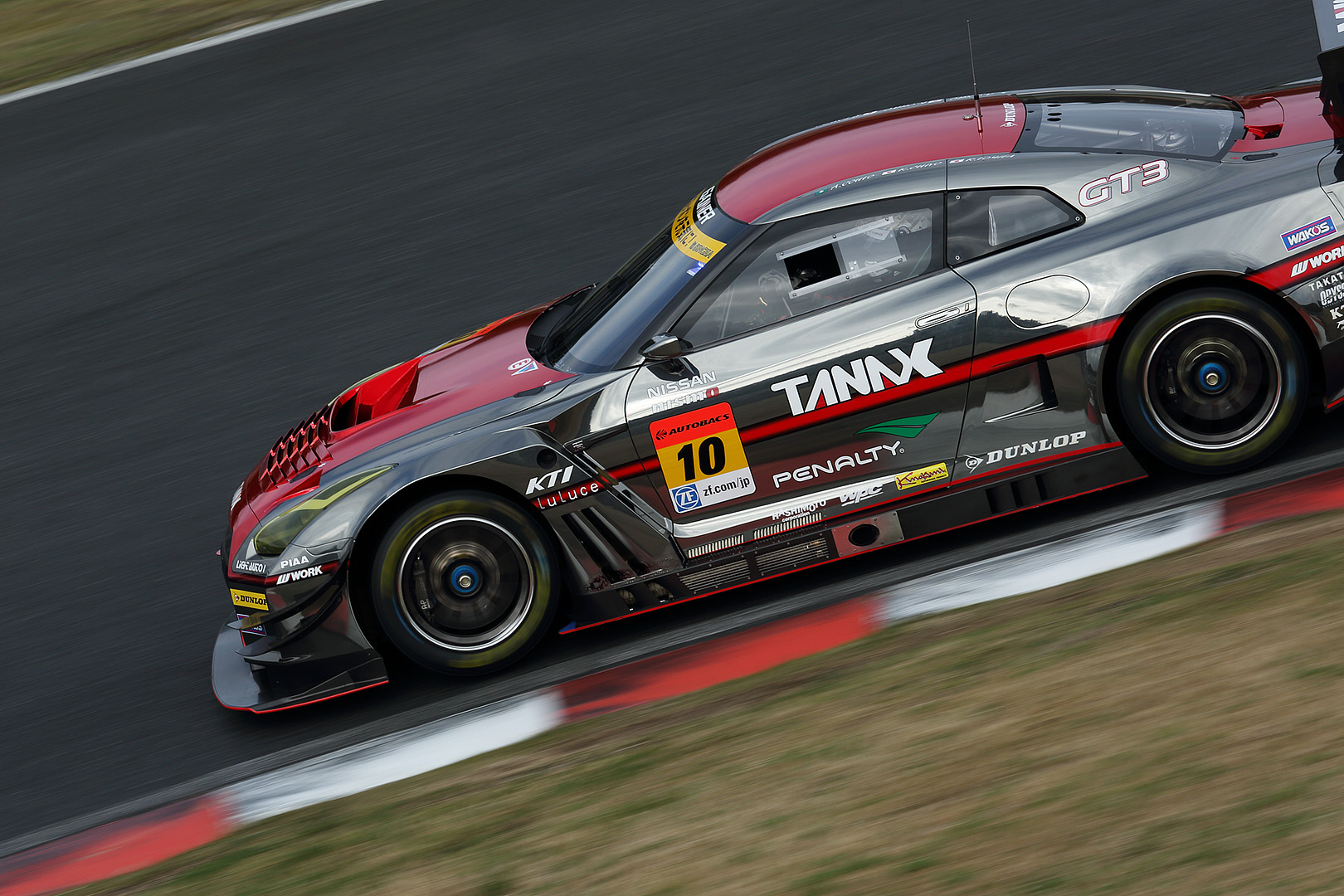 ＳＵＰＥＲ ＧＴ 岡山 予選の写真　（ＧＴ３００）_a0003166_085046.jpg