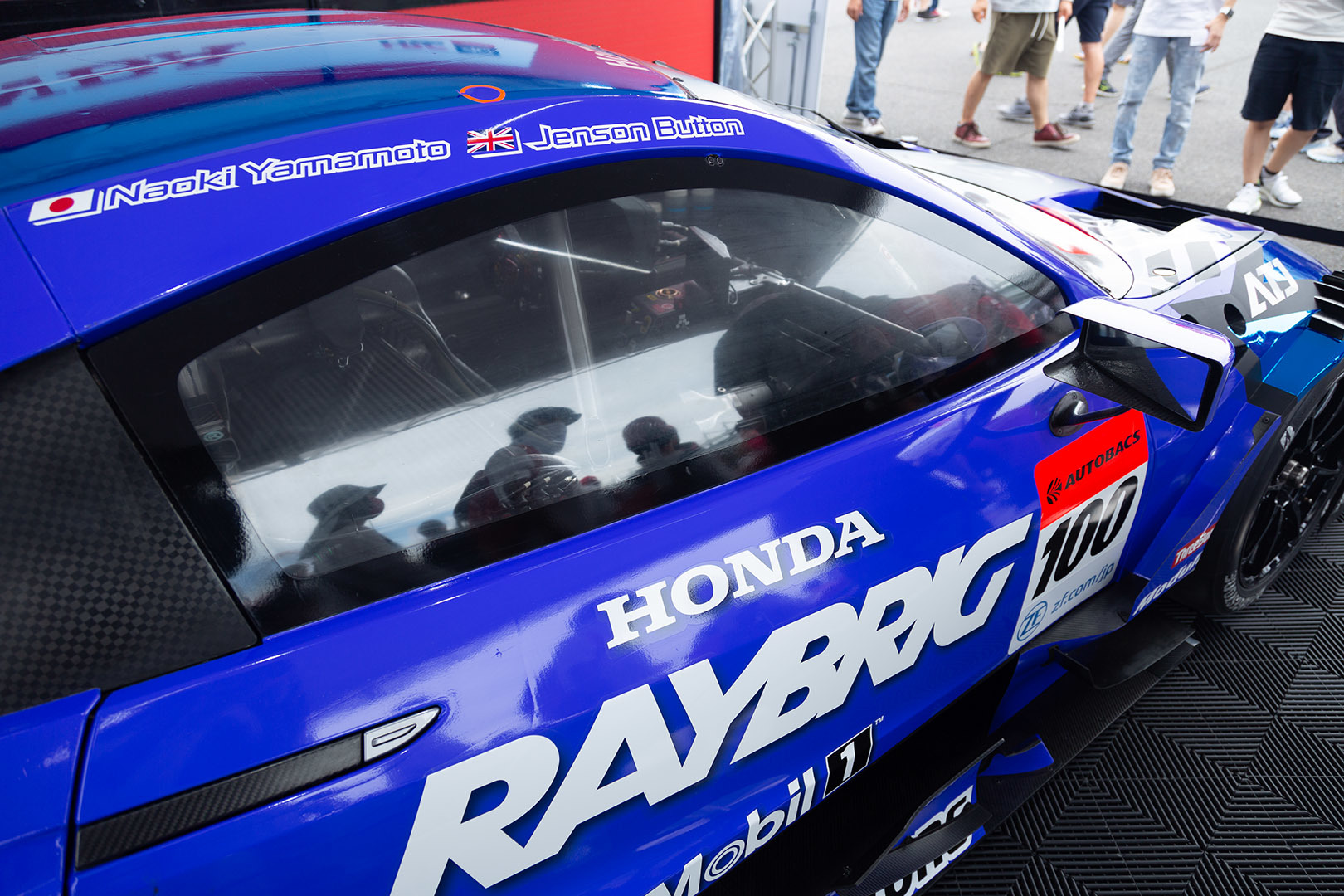 SUPER GT 第５戦 鈴鹿 セーフティーカー、展示車両など_a0003166_10023624.jpg