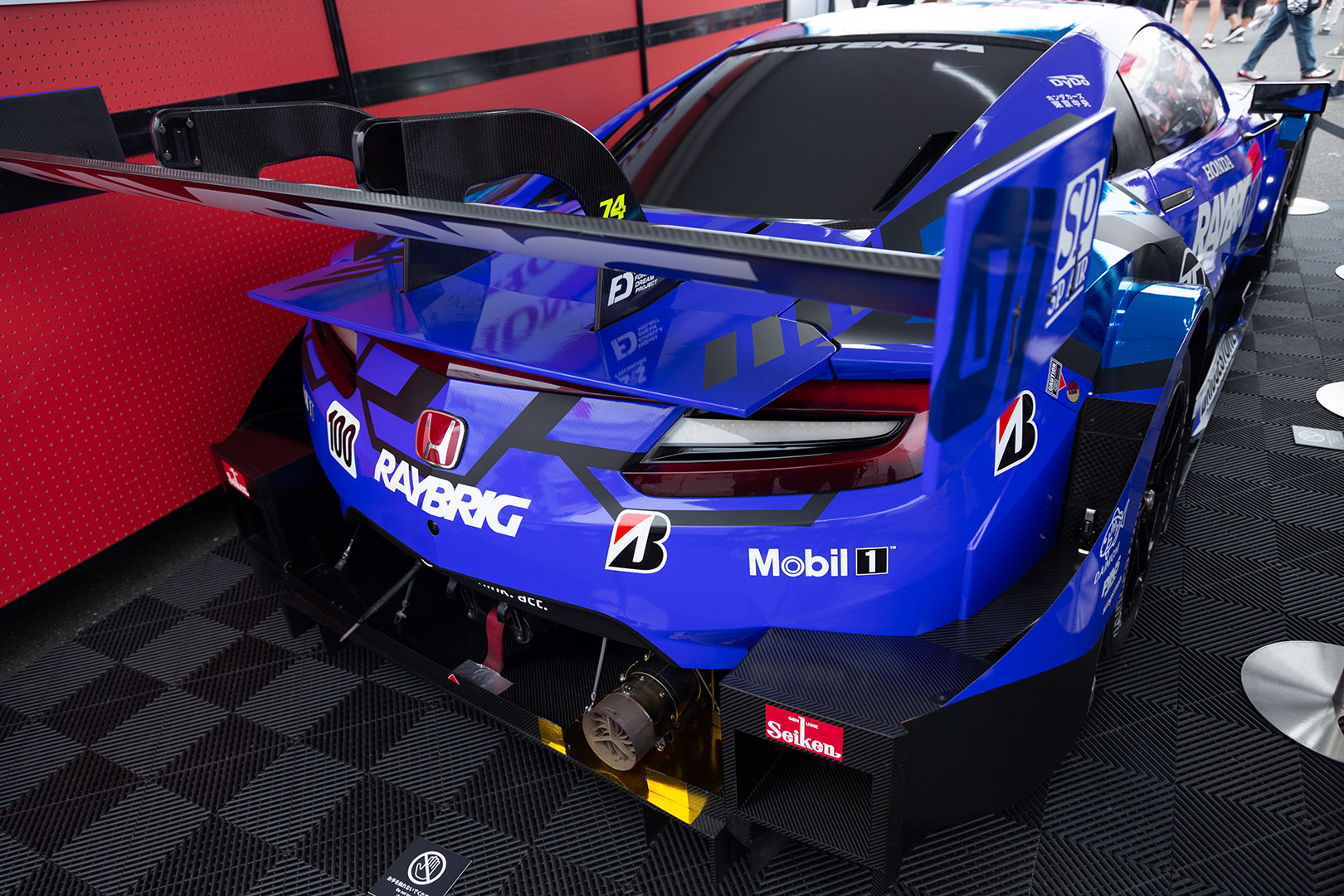 SUPER GT 第５戦 鈴鹿 セーフティーカー、展示車両など_a0003166_10023727.jpg