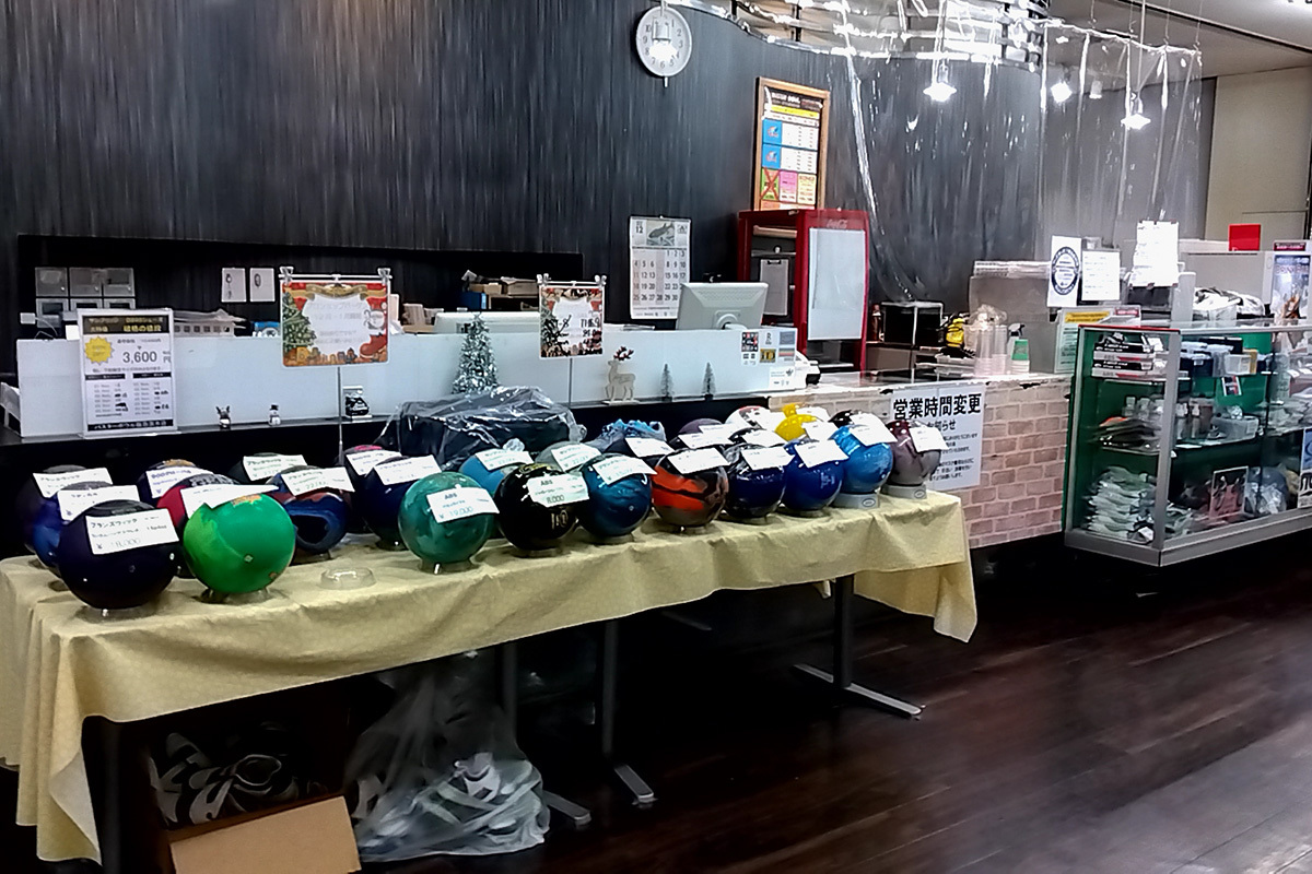 ボウリング場巡り　バスターボウル阪急茨木店_a0003166_10055056.jpg