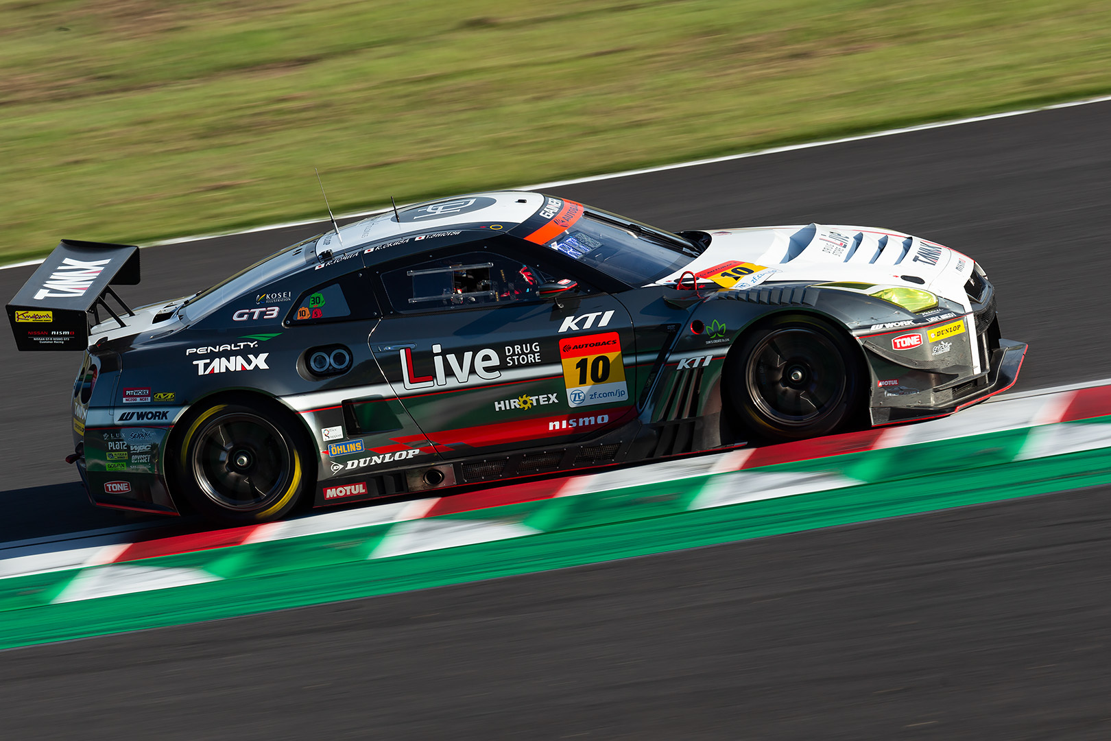 SUPER GT 第5戦 鈴鹿 GT300 その２_a0003166_10174651.jpg