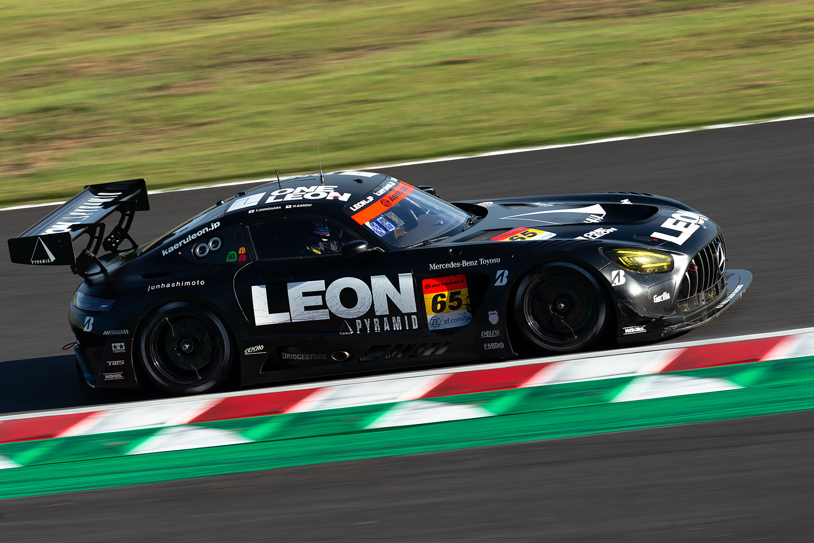 SUPER GT 第5戦 鈴鹿 GT300 その３_a0003166_10254990.jpg