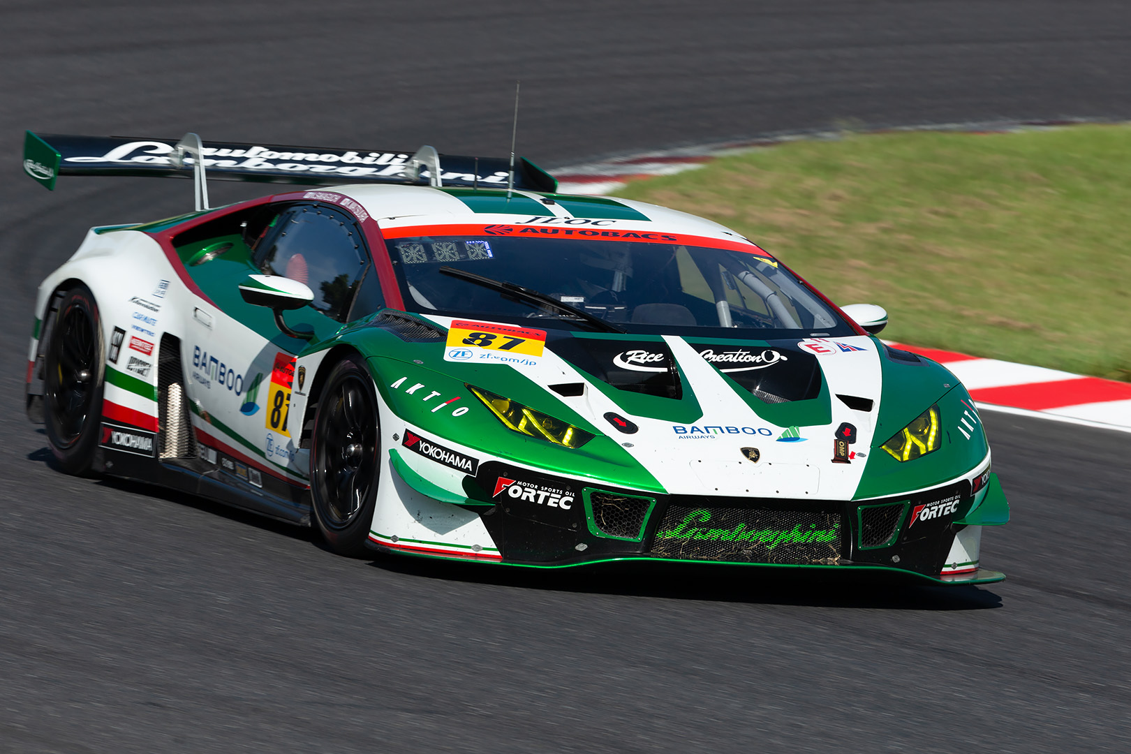 SUPER GT 第5戦 鈴鹿 GT300 その３_a0003166_10260392.jpg