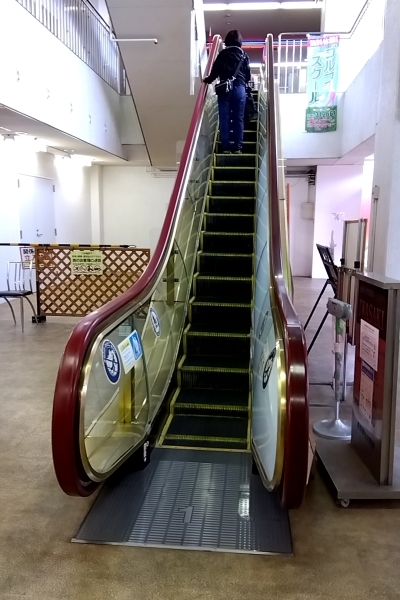 ボウリング場巡り　E-BOWLトマト西宮_a0003166_10391938.jpg