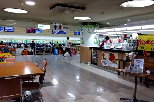 ボウリング場巡り　E-BOWLトマト西宮_a0003166_10402100.jpg