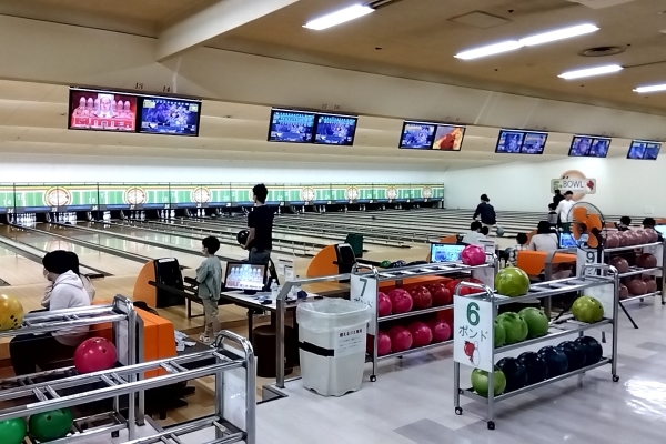 ボウリング場巡り　E-BOWLトマト西宮_a0003166_10410768.jpg