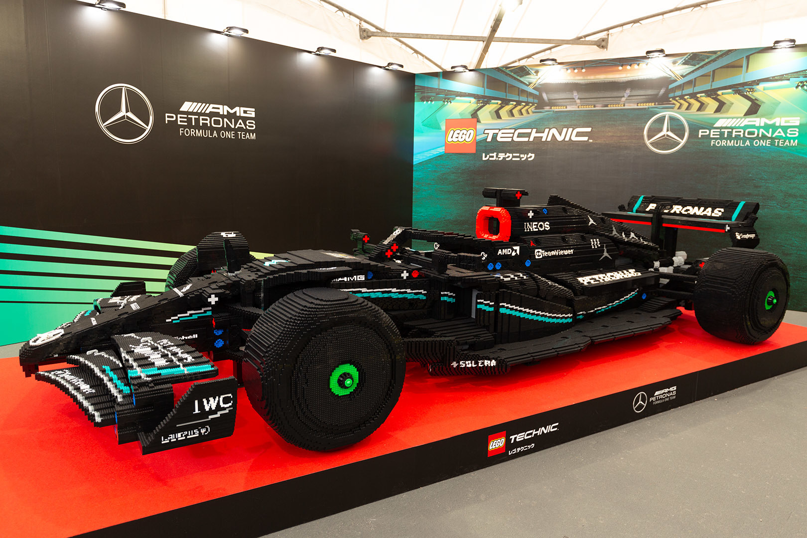 ほぼ実物大 レゴのメルセデスＦ１_a0003166_10433017.jpg