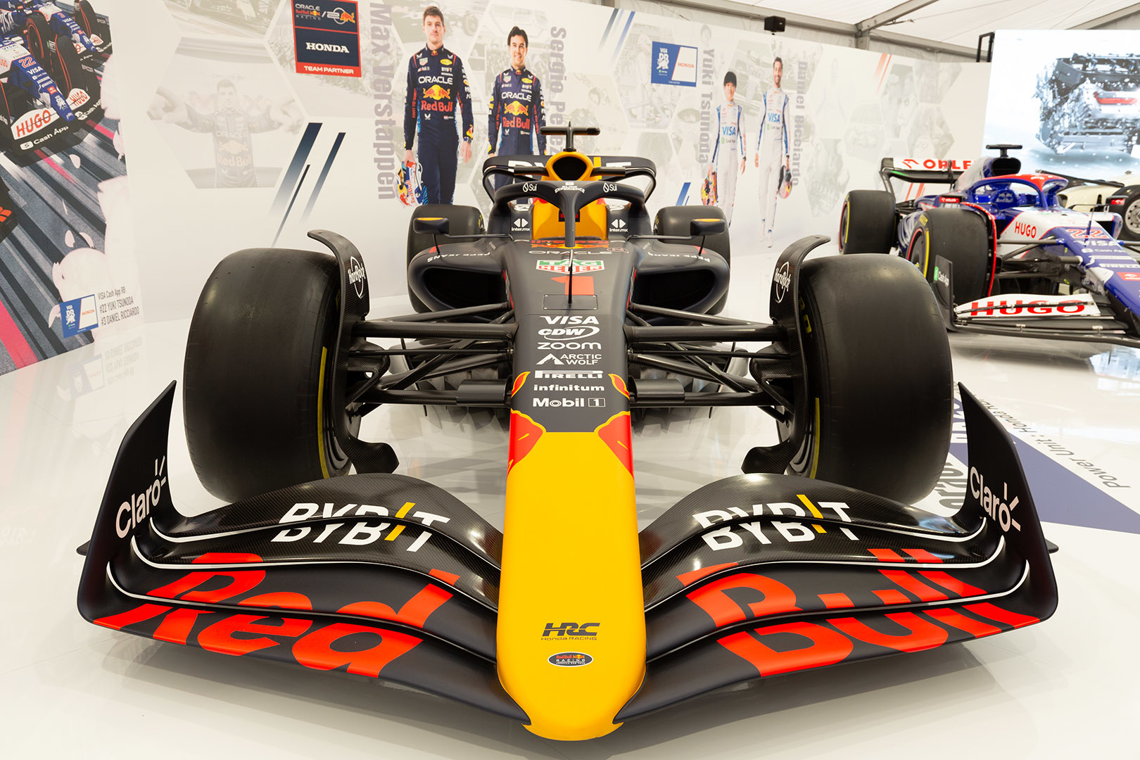 F1 レッドブルの展示車（鈴鹿サーキット）_a0003166_10475538.jpg