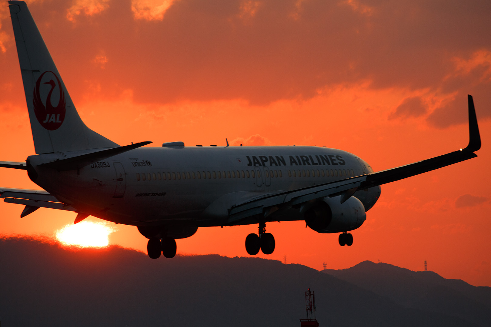 飛行機　夕焼け （伊丹空港 千里川）_a0003166_10514332.jpg