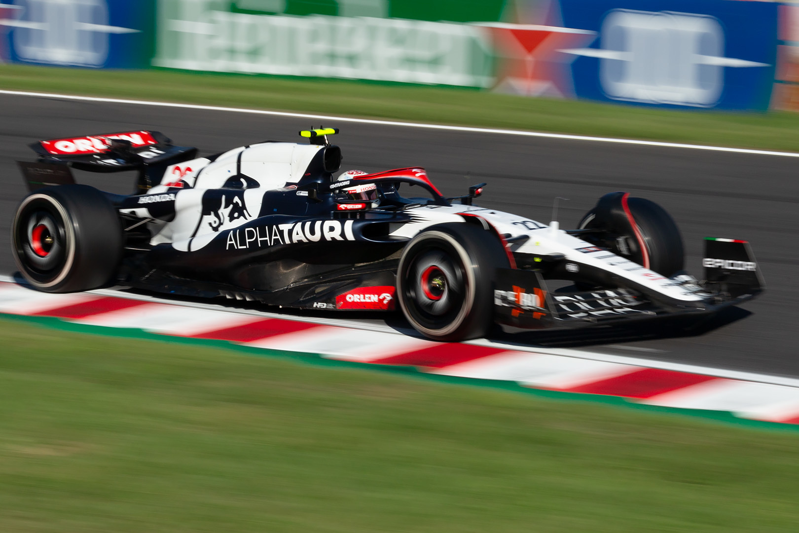 F1 角田裕毅 いろんな構図_a0003166_10570544.jpg