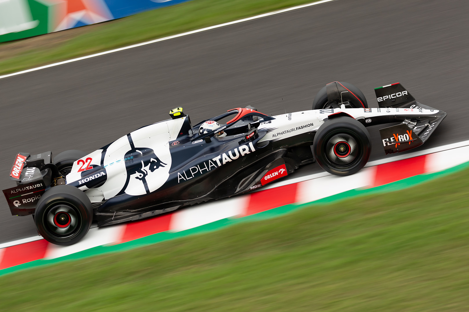 F1 角田裕毅 いろんな構図_a0003166_10570923.jpg