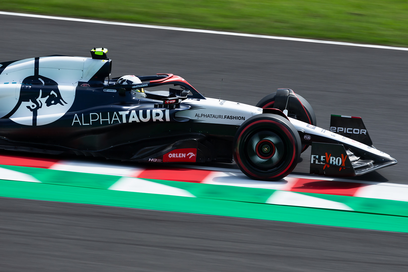 F1 角田裕毅 いろんな構図_a0003166_10572214.jpg