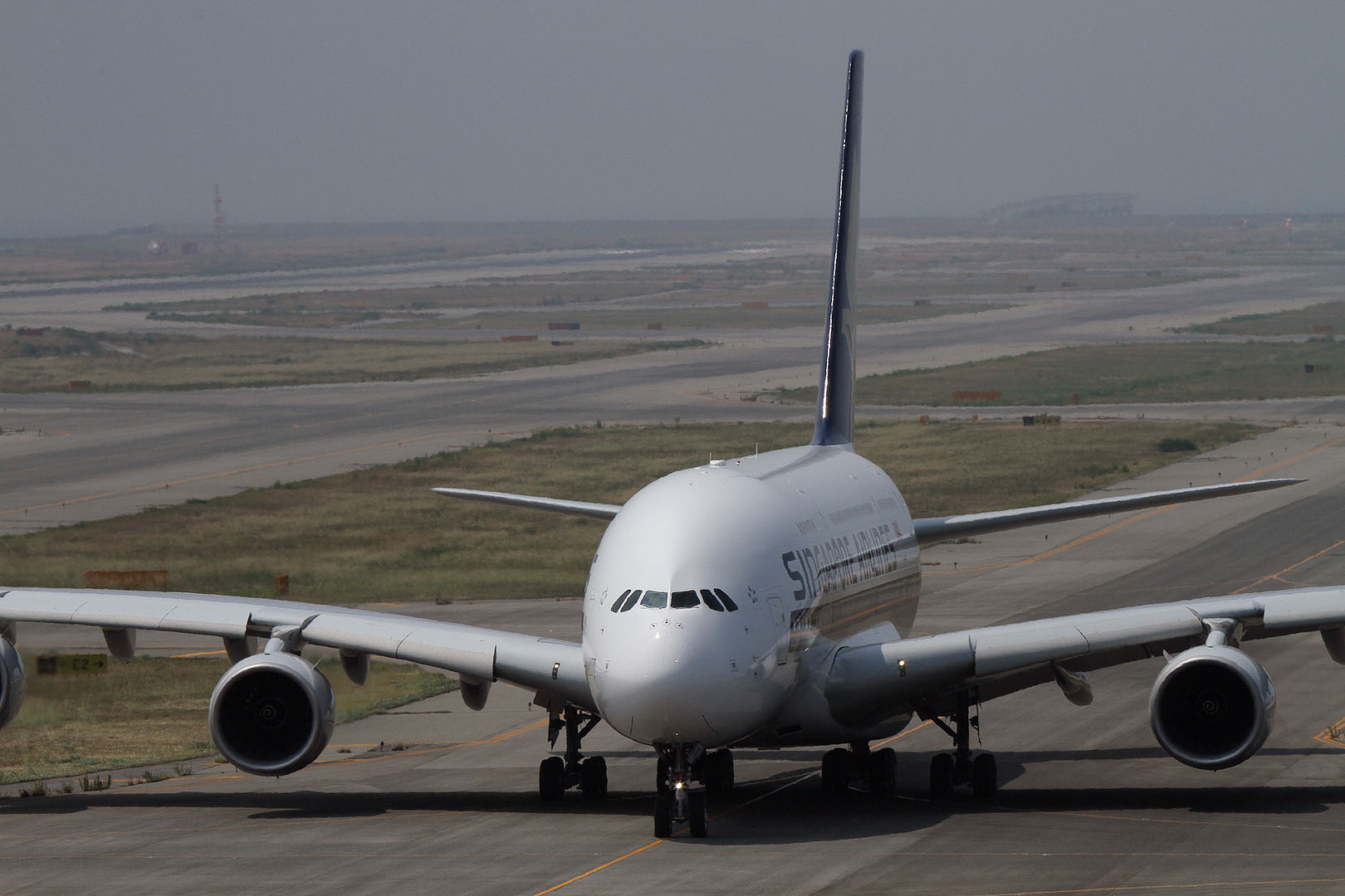 エアバスA380　（関空）_a0003166_10585083.jpg