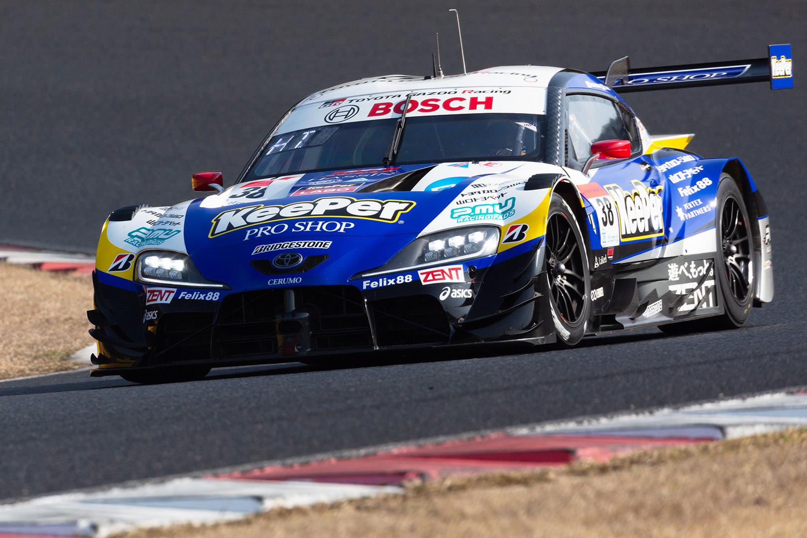 SUPER GT 岡山テスト 新車＆新デザイン その２ KeePer CERUMO GR Supra （一瞬３７号車かと思いがち）_a0003166_11144992.jpg
