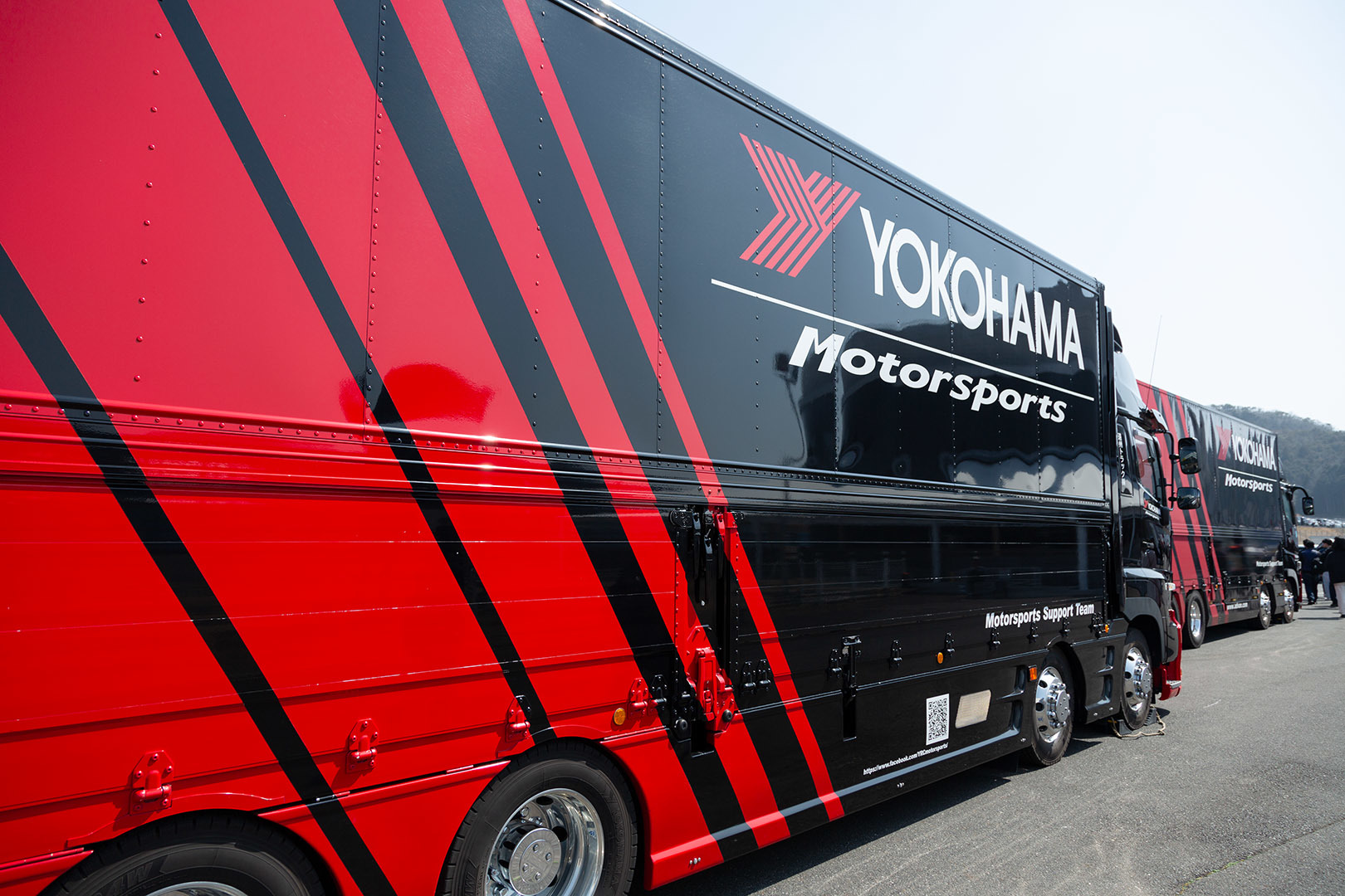 トラック　ヨコハマ＆ダンロップ（SUPER GT 岡山テスト）_a0003166_11291106.jpg
