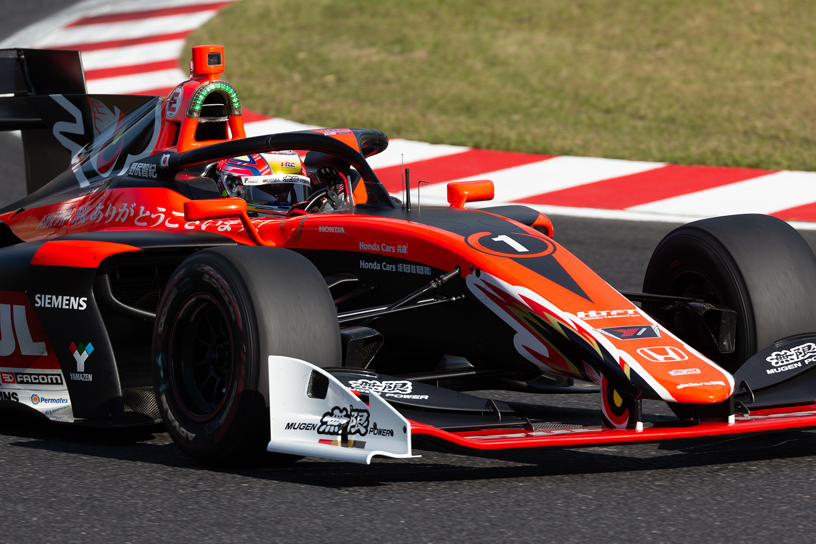 SUPER FORMULA 鈴鹿 その１ （第10戦優勝＆今シーズンチャンピオンの野尻）_a0003166_11420842.jpg