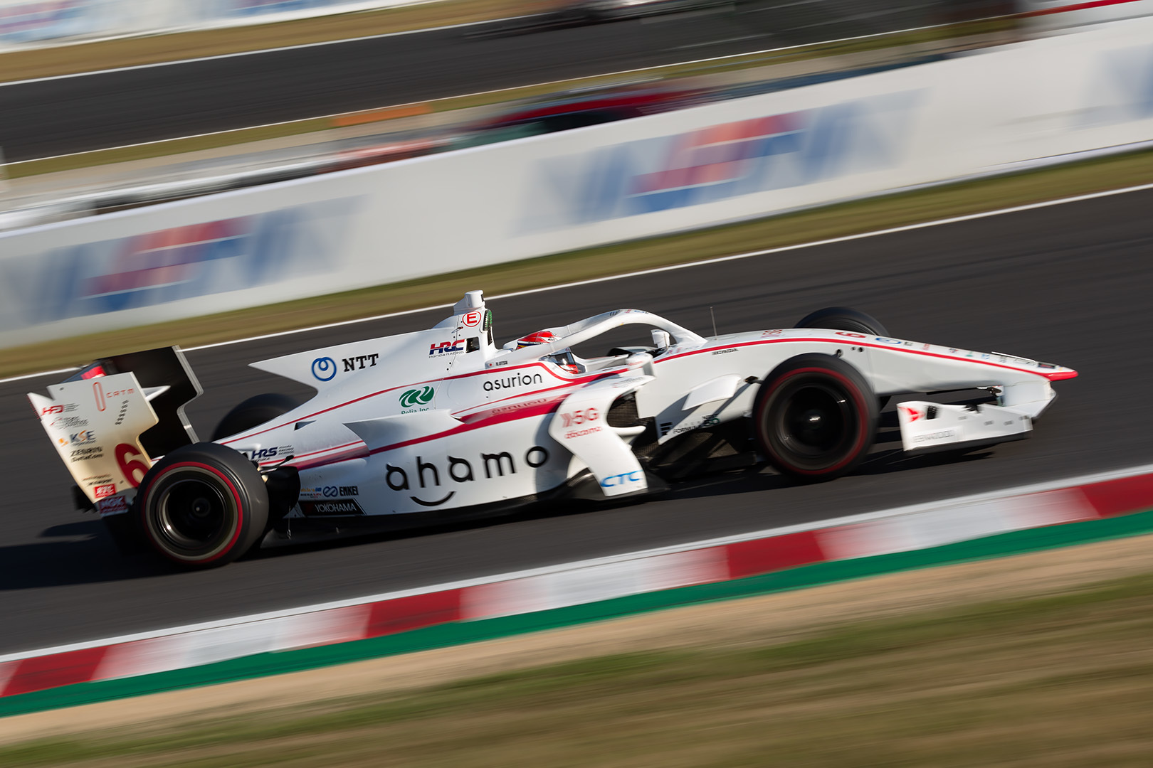 SUPER FORMULA 鈴鹿 その２ （第10戦の２位 大津、３位 宮田）_a0003166_11443701.jpg
