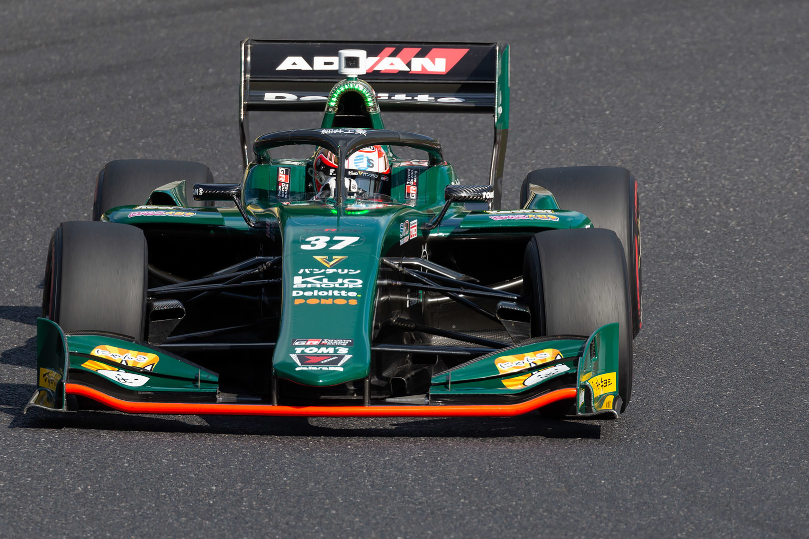 SUPER FORMULA 鈴鹿 その２ （第10戦の２位 大津、３位 宮田）_a0003166_11445036.jpg