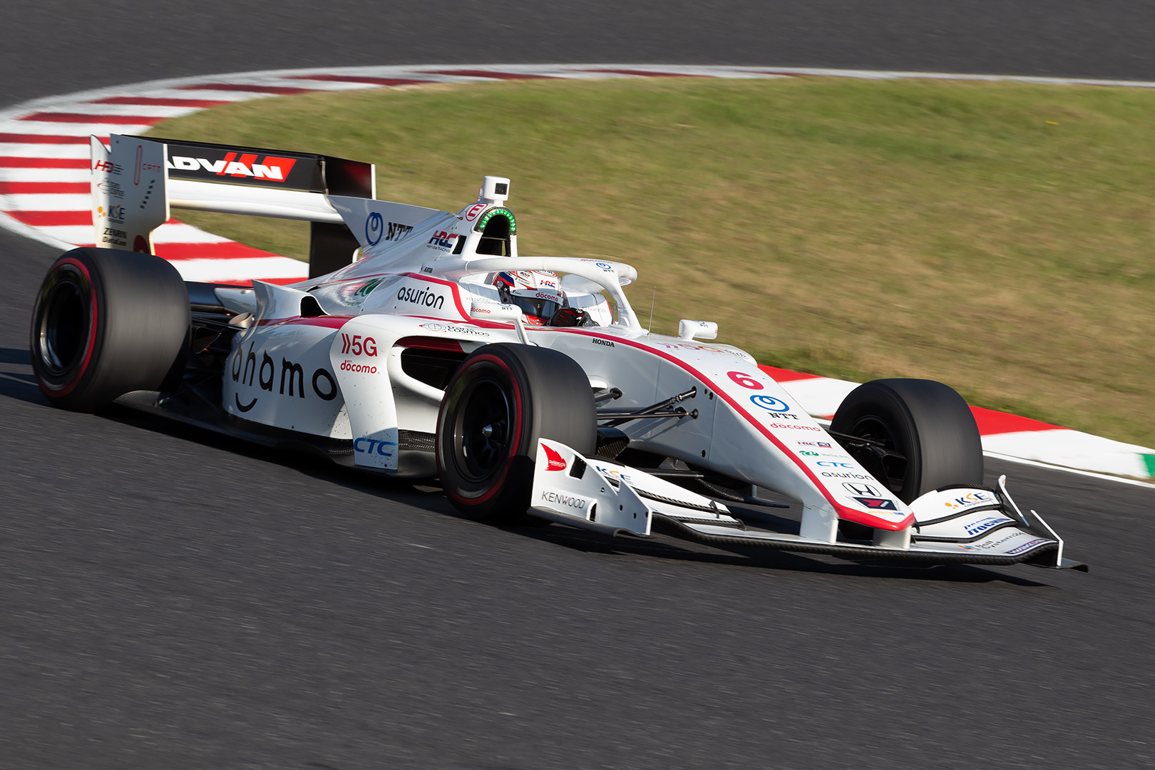 SUPER FORMULA 鈴鹿 その２ （第10戦の２位 大津、３位 宮田）_a0003166_11452129.jpg