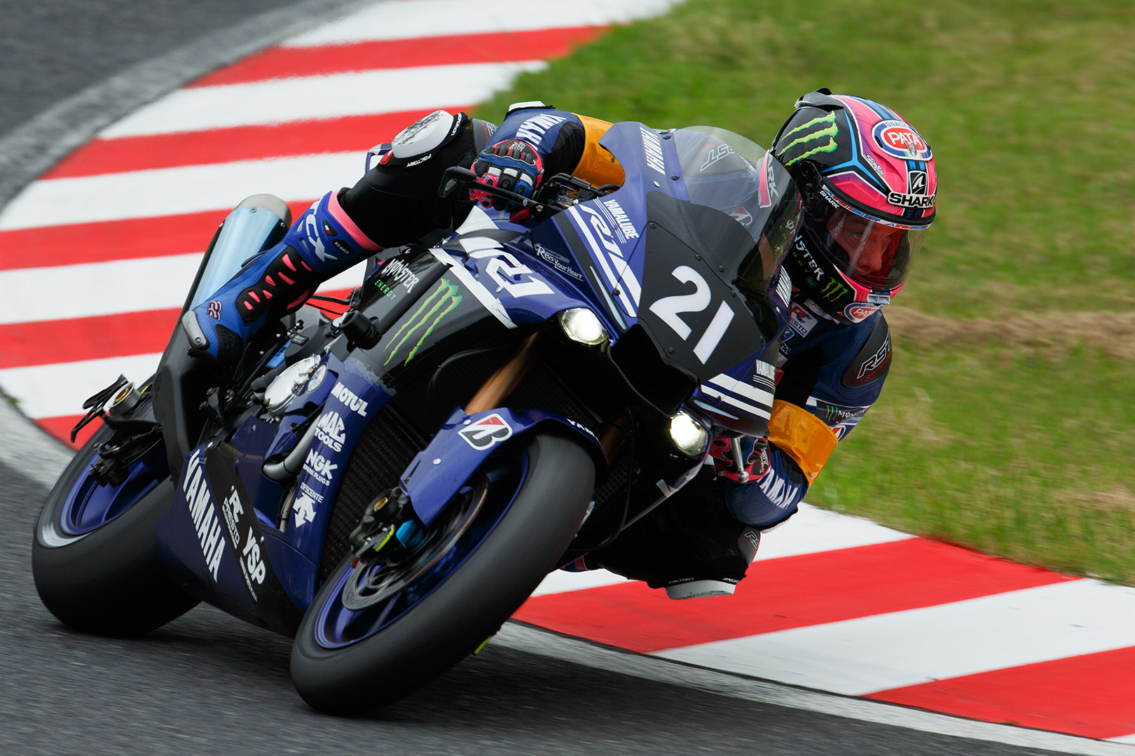 鈴鹿８耐_a0003166_1151345.jpg