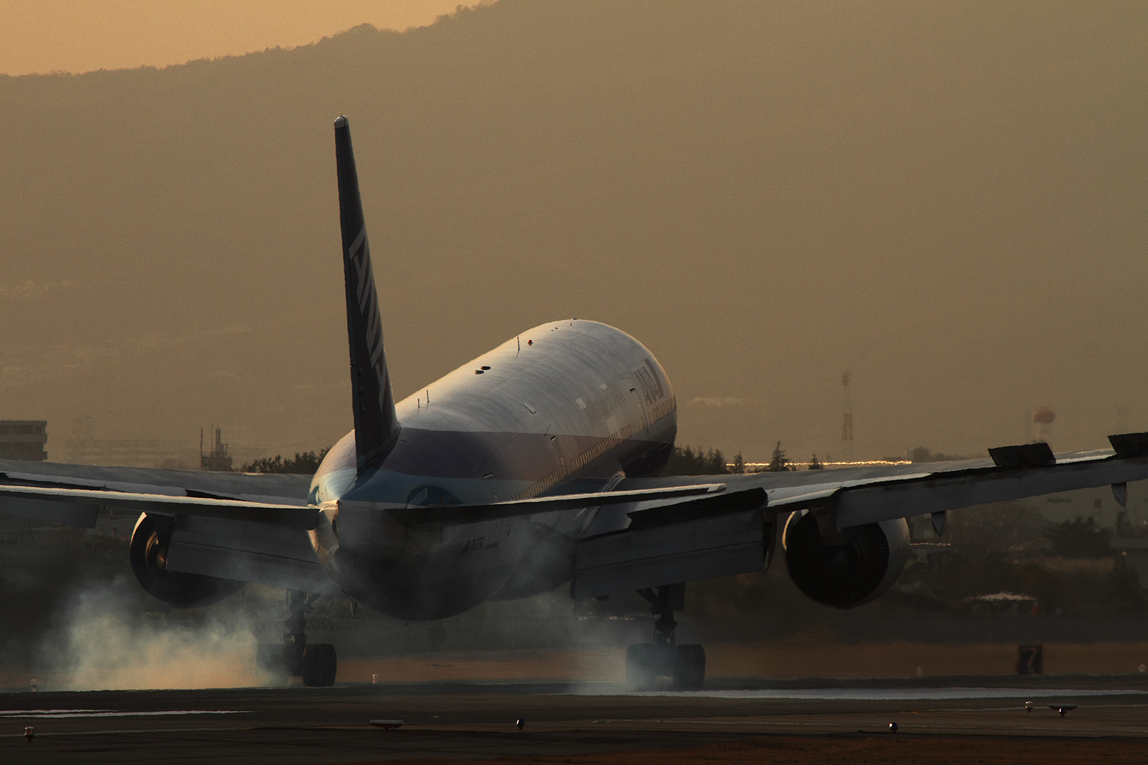 飛行機（千里川　3/21）_a0003166_1182976.jpg