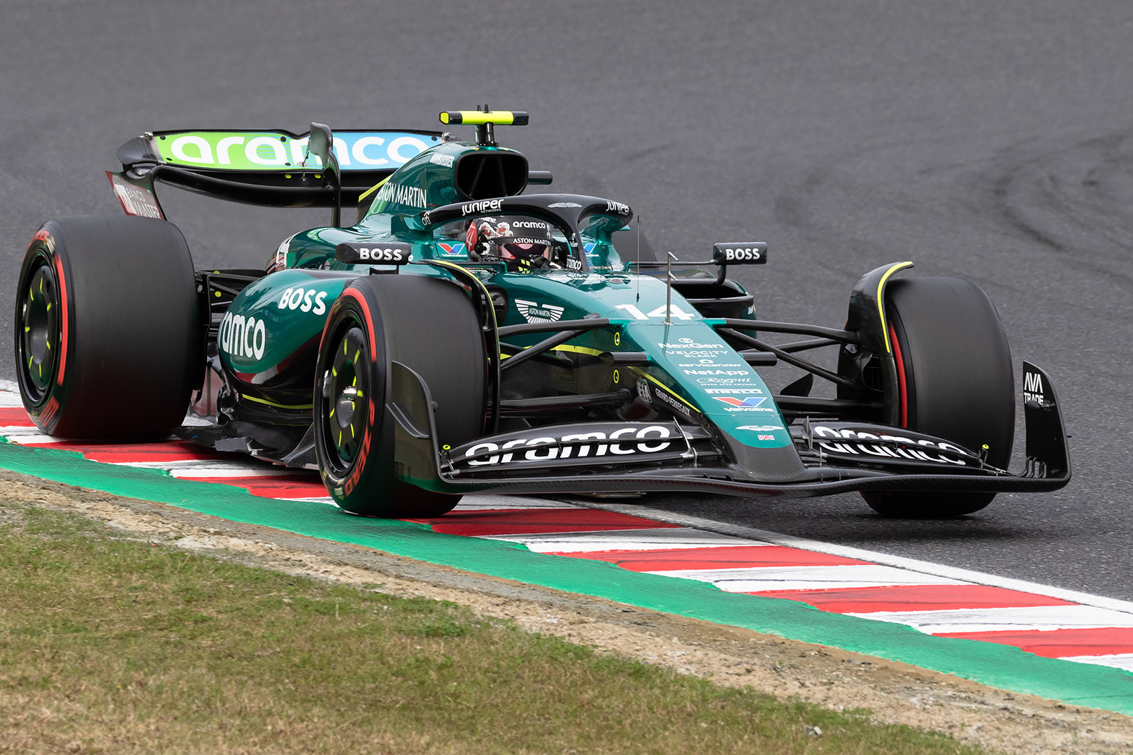F1 日本GP 予選の写真 アロンソなど_a0003166_12091523.jpg