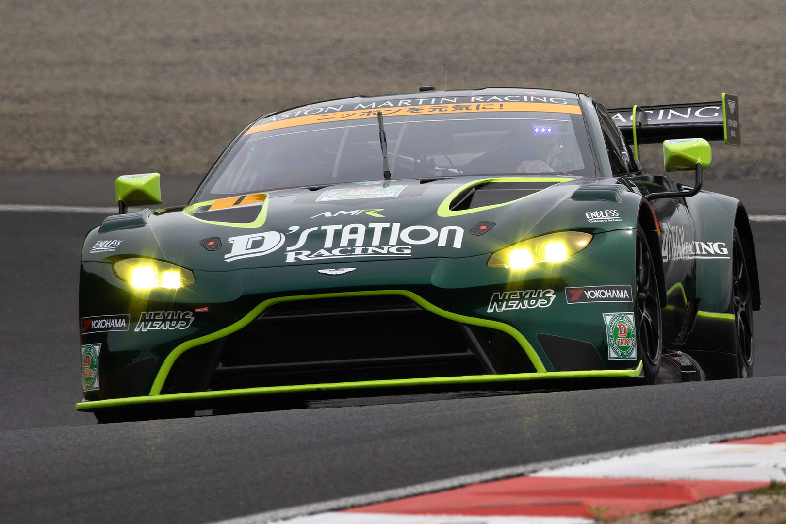 SUPER GT 岡山 ＧＴ３００新車、新デザインなど_a0003166_12093607.jpg