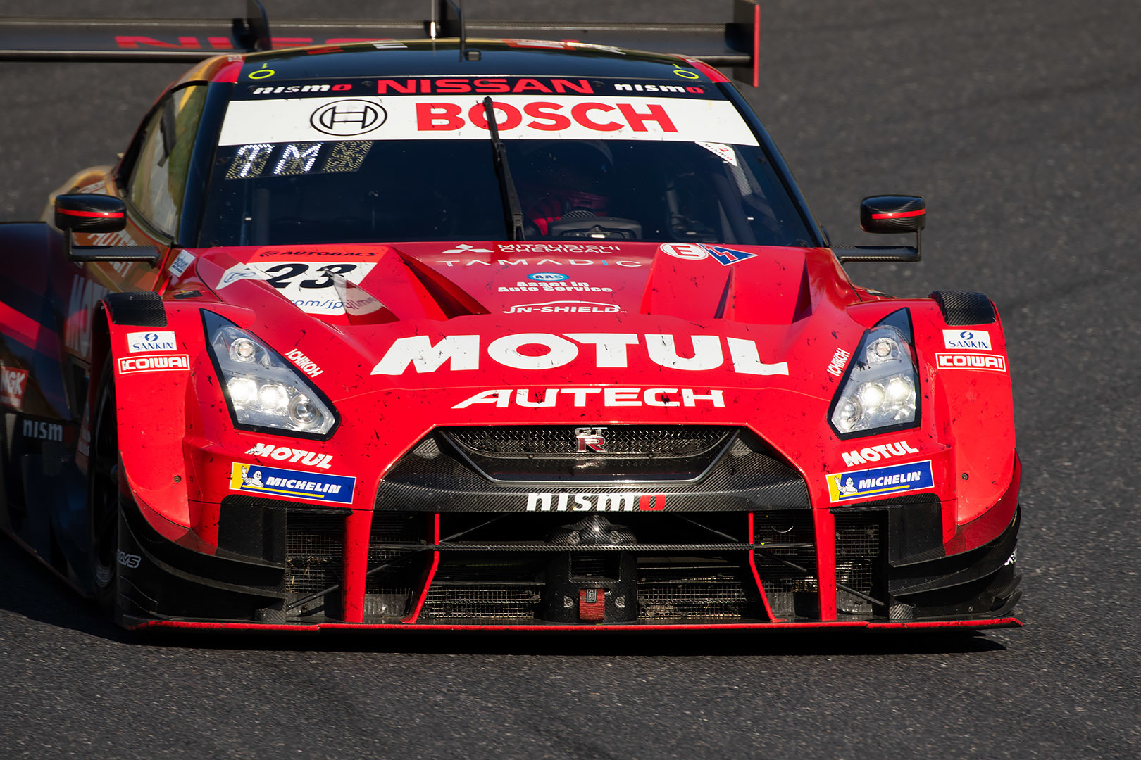 SUPER GT 鈴鹿 GT500 その１（MOTUL AUTECH GT-R）_a0003166_12100167.jpg