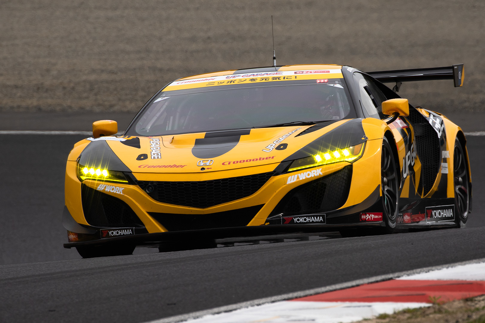 SUPER GT 岡山 ＧＴ３００新車、新デザインなど_a0003166_12104668.jpg