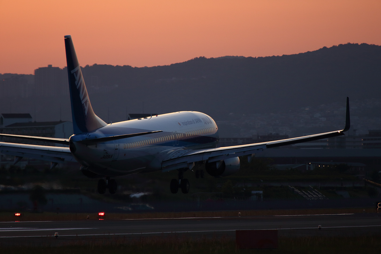 大阪空港 （５月１１日 夕焼け 千里川）_a0003166_12122597.jpg