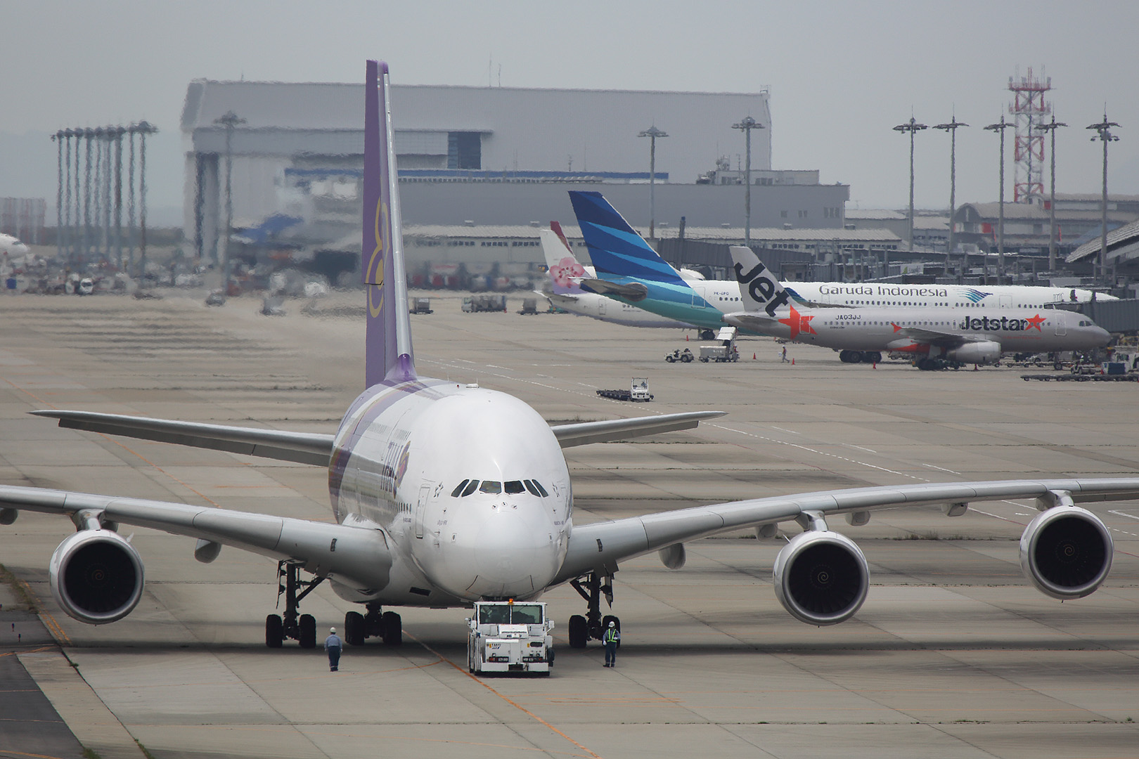飛行機　（関空　５／６）_a0003166_12283414.jpg