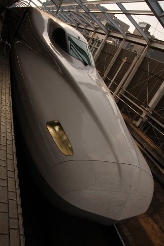 新幹線　新大阪_a0003166_12322725.jpg