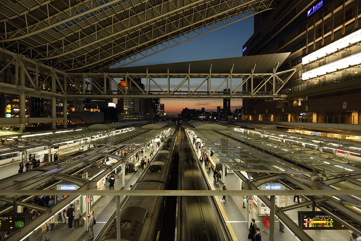 大阪駅_a0003166_12351545.jpg