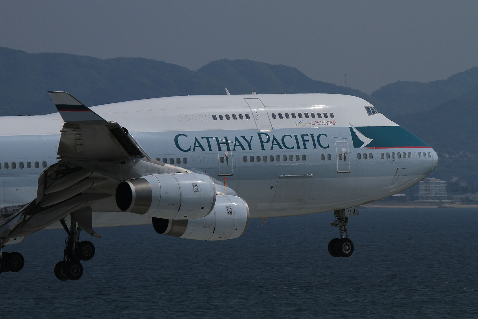 飛行機 （関空、展望ホール、Ｂ７４７）_a0003166_1262058.jpg