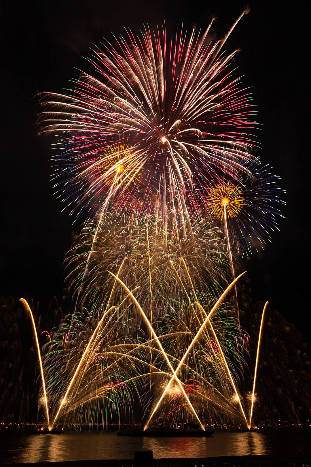 大阪湾りんくう芸術花火 その１_a0003166_13163222.jpg