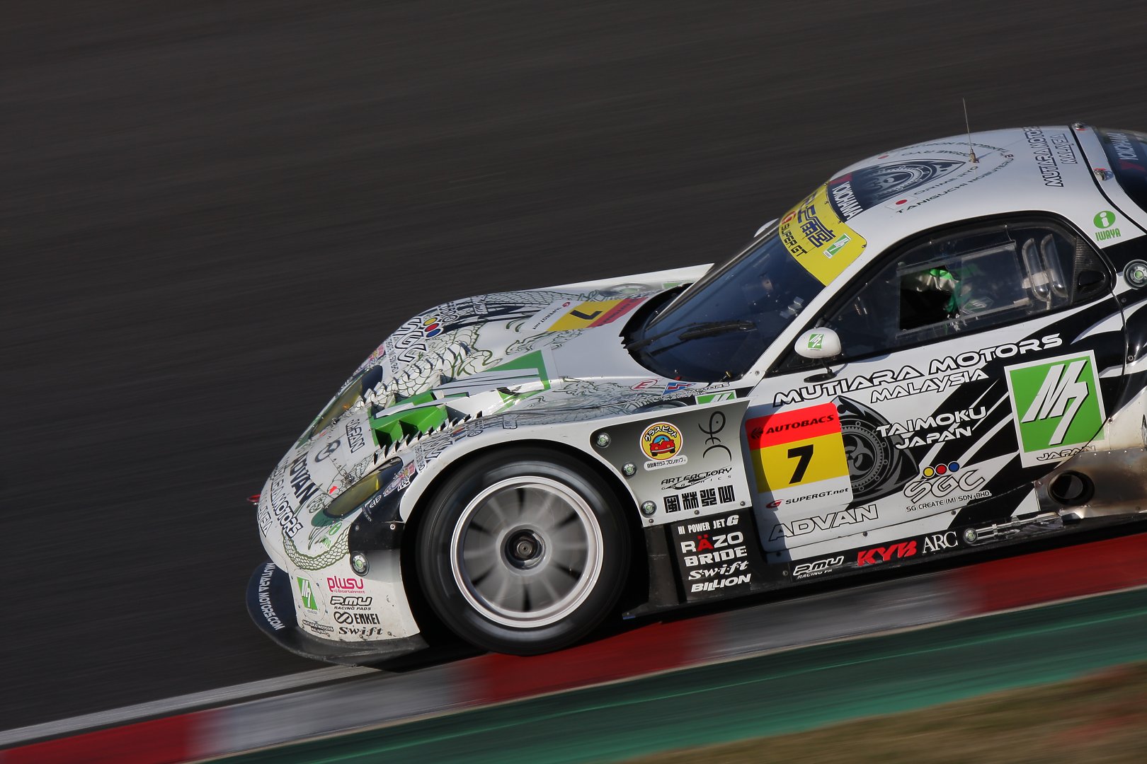 車　（SUPER GT 第１戦 鈴鹿　決勝）_a0003166_1322025.jpg