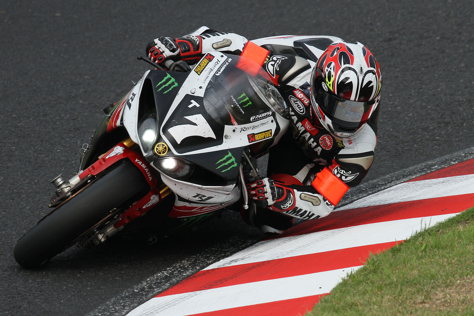 鈴鹿8時間耐久ロードレース_a0003166_13235666.jpg